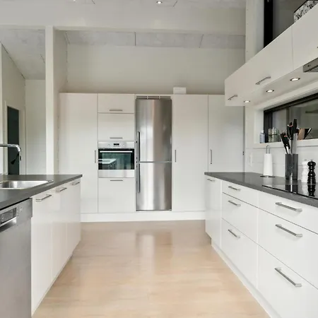 Four-Bedroom Holiday Home In Ebeltoft Semesterbostad Ebeltoft