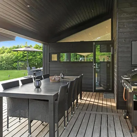 Four-Bedroom Holiday Home In Ebeltoft Semesterbostad *