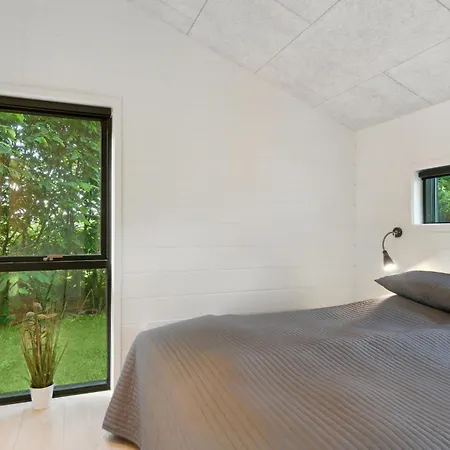 Four-Bedroom Holiday Home In Ebeltoft *
