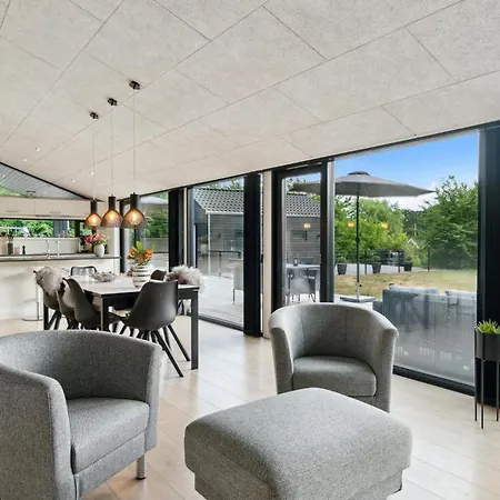 Four-Bedroom Holiday Home In Ebeltoft