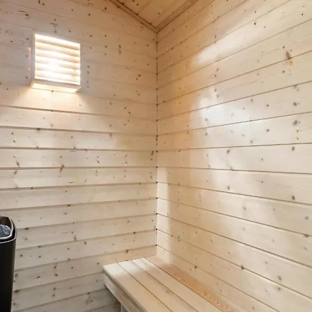 Semesterbostad Four-Bedroom Holiday Home In Ebeltoft *